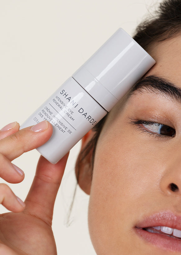 Intensive Eye Renewal Cream with Model