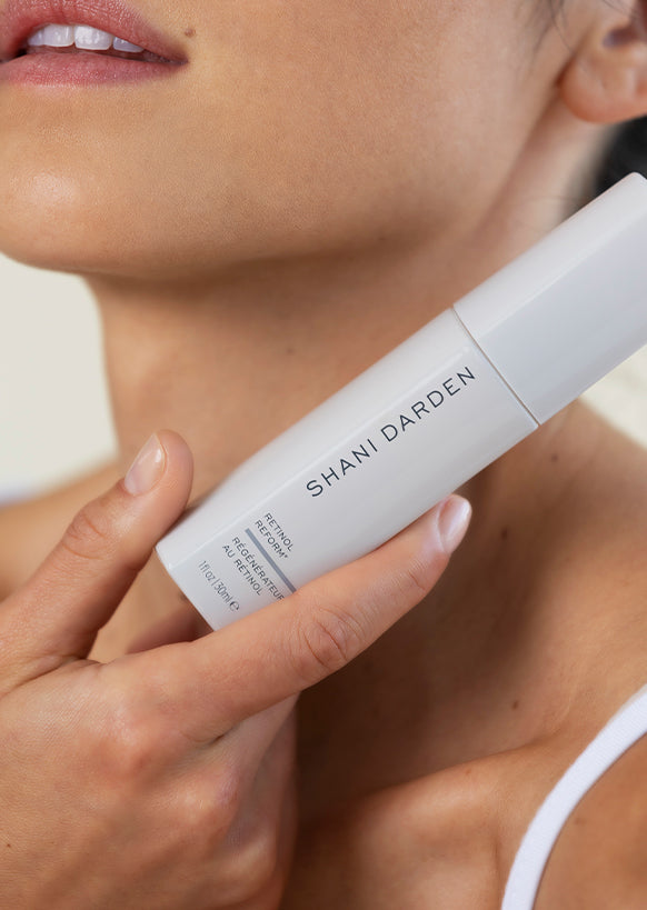 Model Holding Retinol Reform