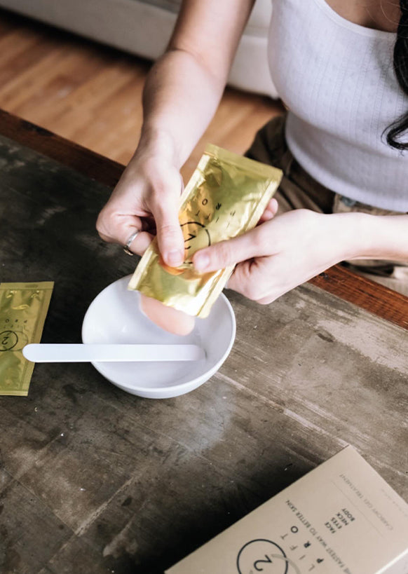 Model pouring mask in a bowl