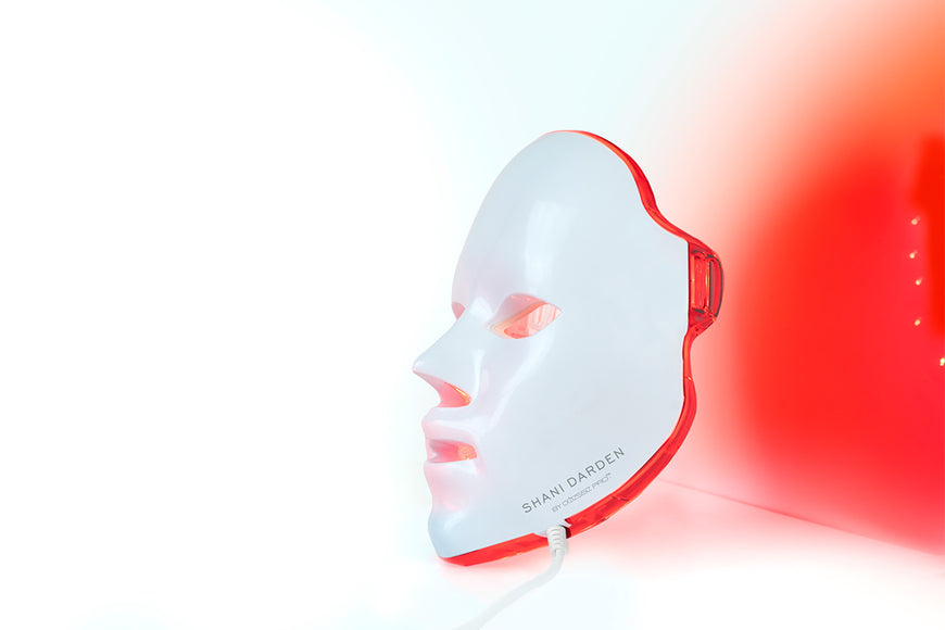 Introducing Shani Darden by Déesse Pro LED Light Therapy Mask Shani